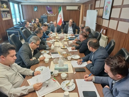 نشست هم‌اندیشی مدیران شهرک‌ها و نواحی صنعتی با سرپرست شرکت شهرکهای صنعتی استان مرکزی